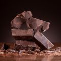 Chocolat noir © Marina Shanti shutterstock