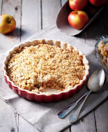 Crumble aux pommes © Anna_Pustynniko shutterstock