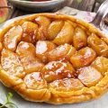 Tarte Tatin aux pommes © hlphoto shutterstock