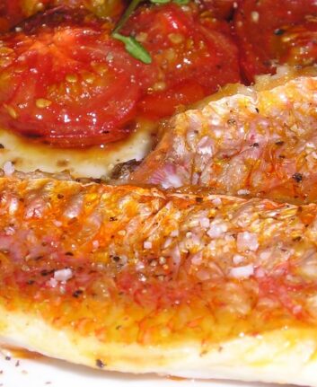 Filets de rouget aux tomates confites