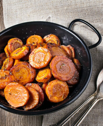 Carottes braisees (c) Yulia Furman shutterstock