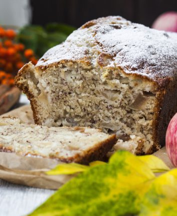 Cake au yaourt pommes banane © Pronina Marina shutterstock