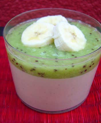 Crèmes au lait de coco kiwi et bananes