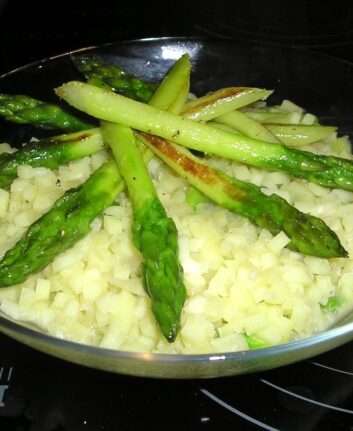 Risotto de pommes de terre aux pointes d'asperges