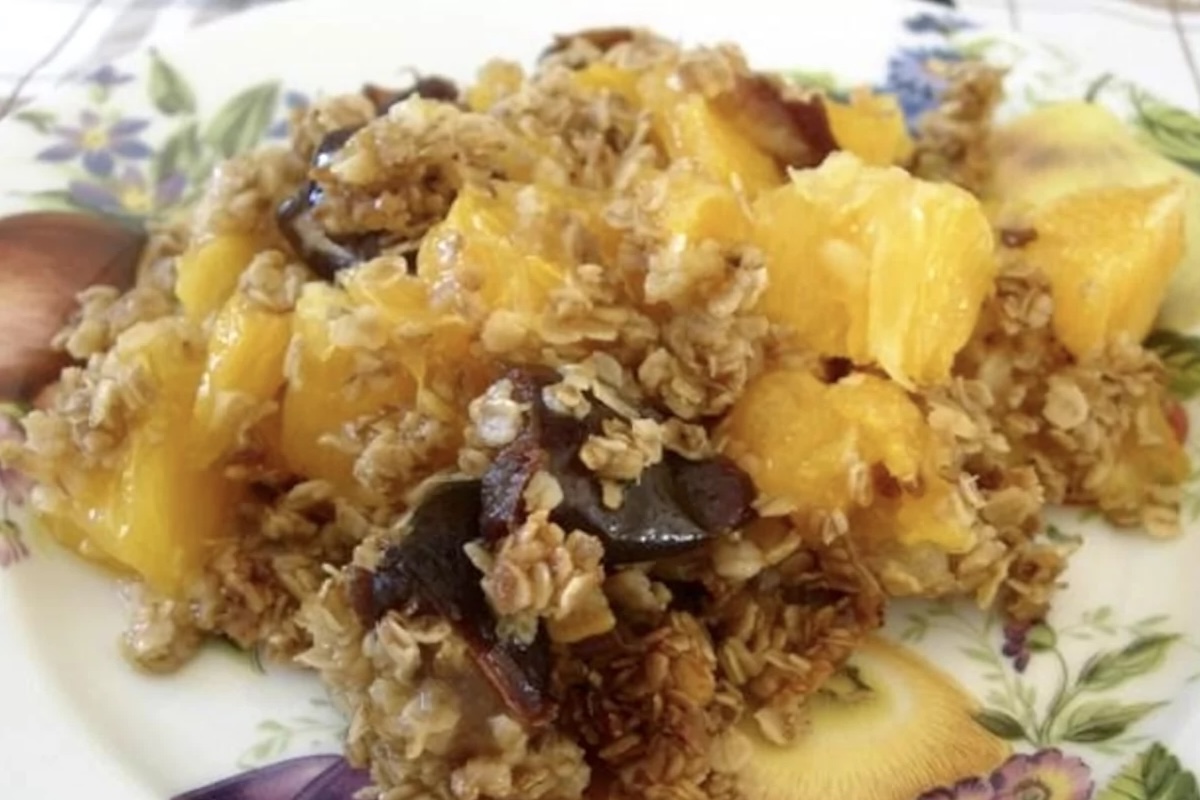Crumble aux orange et aux dattes, sans oeufs sans lait