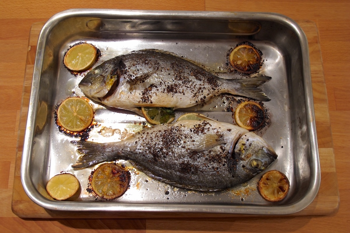 Dorade braisée au vin blanc et au citron ©Gourmandise CC BY-NC-ND 2.0