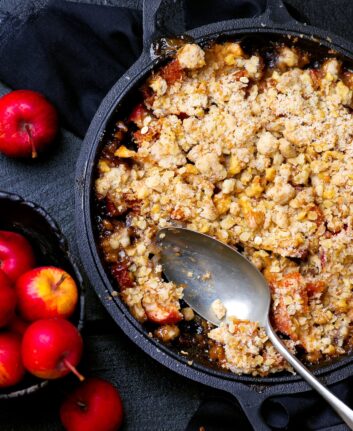Crumble pommes flocons d’avoine sans oeufs © zoryanchik shutterstock