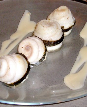 Filets de soles à la vapeur d'algues, sauce vin blanc