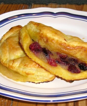 Petits chaussons aux pommes et aux airelles