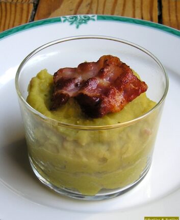 Purée de pois cassés et pommes de terre au lard