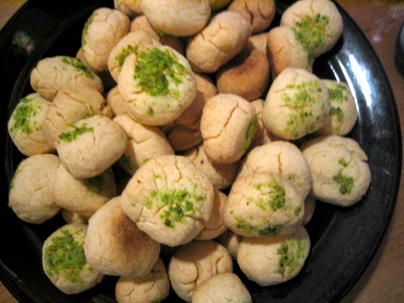 Biscuits à la farine de riz, cardamome et pistaches sans gluten