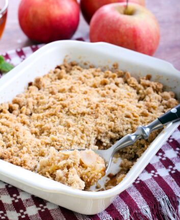 Cumble pommes raisins sans oeufs © MShev shutterstock
