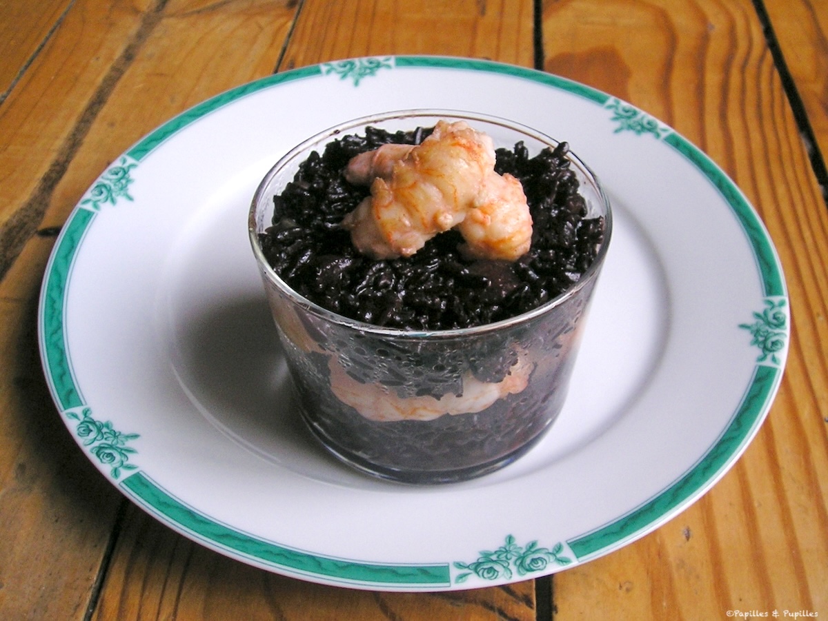 Risotto noir aux queues de langoustines et au fenouil