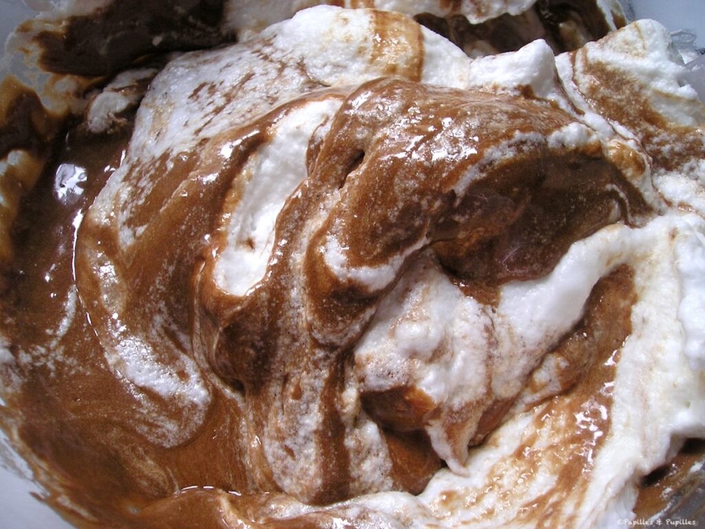 Ajoutez les blancs d'oeufs