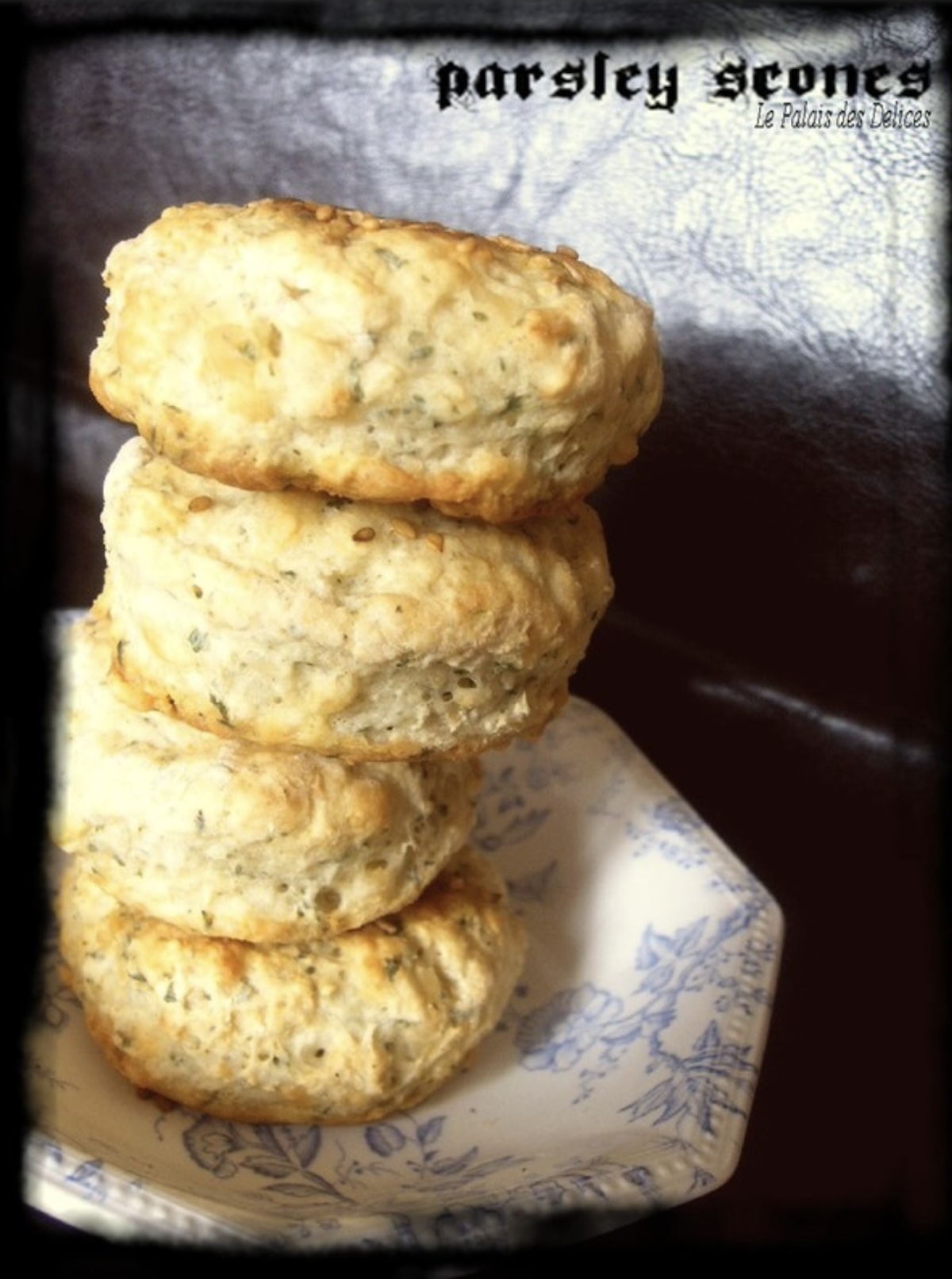 Scones salés à l’ail et au persil sans œufs
