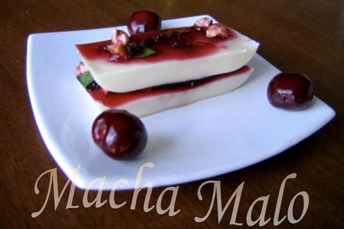 Millefeuille de pannacotta aux cerises sans oeufs ni gluten