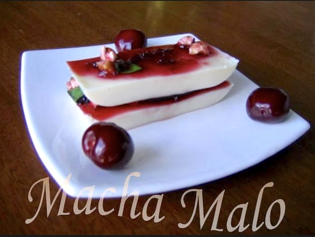 Millefeuille de pannacotta aux cerises sans oeufs sans gluten