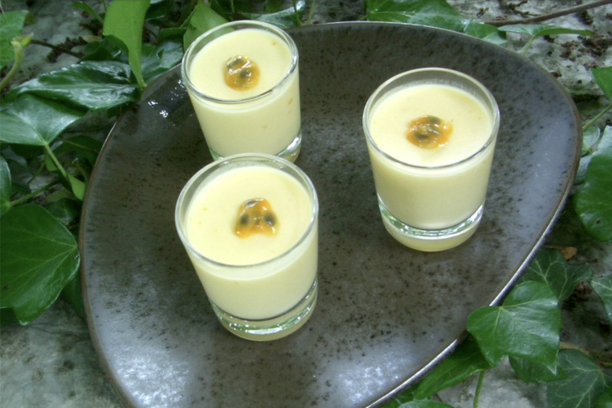 Pannacotta passion et coulis de framboises, sans gluten
