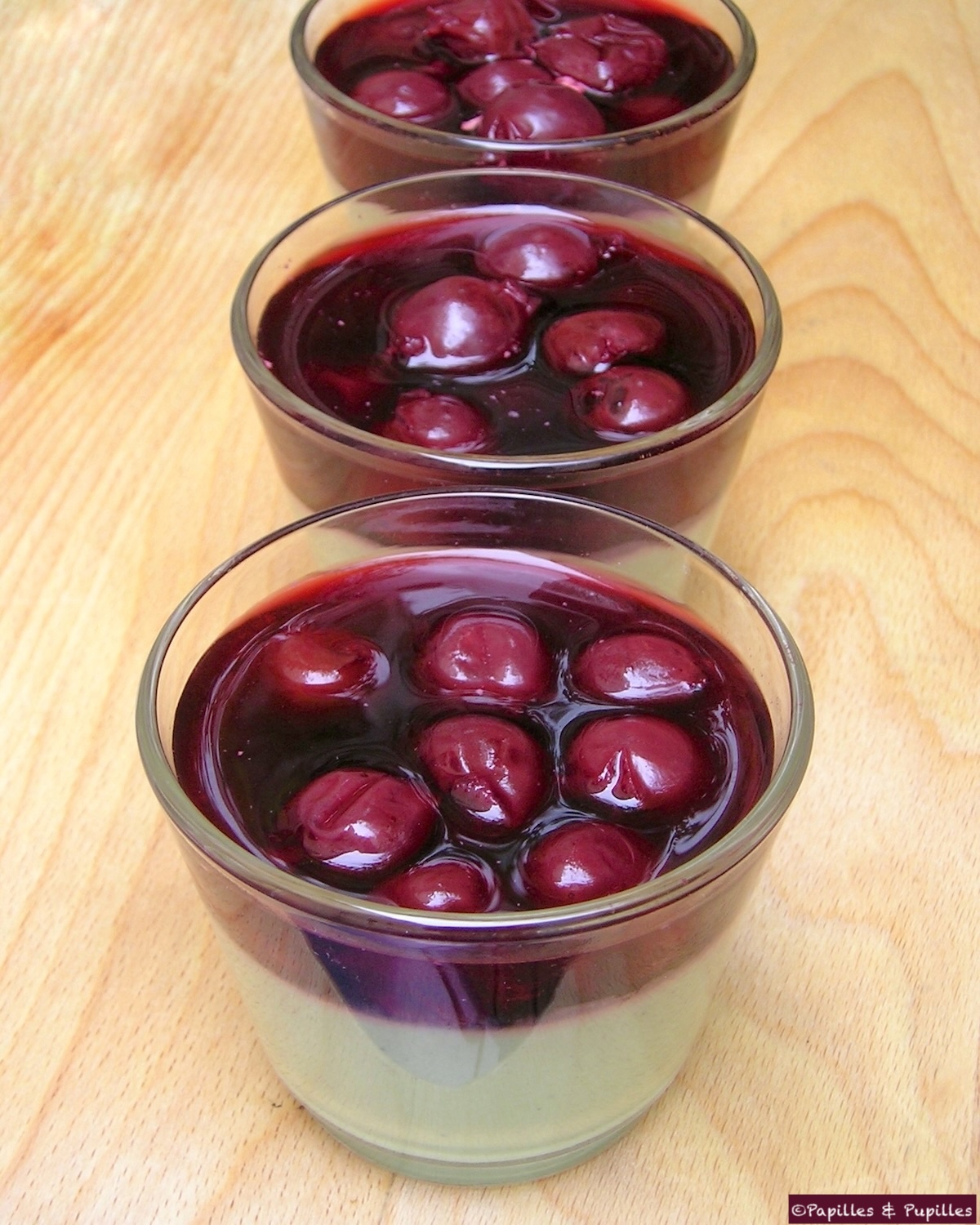 Verrines pistaches griottes