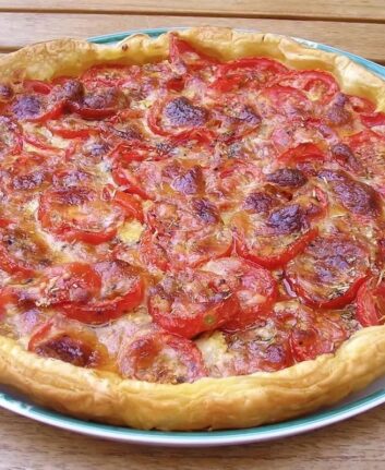Tarte feuilletée à la tomate
