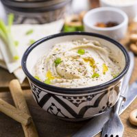 Houmous © Maria Shumova shutterstock