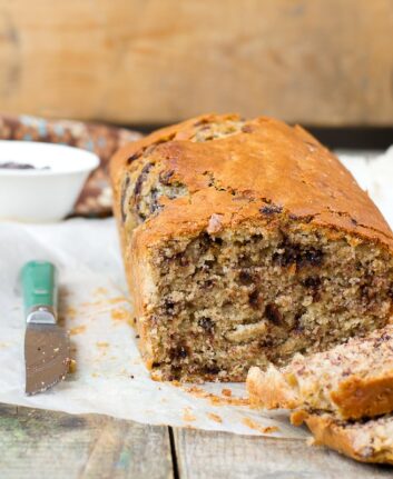 Cake choco banane noisettes sans gluten sans lait ©Mariana Romaniv shutterstock