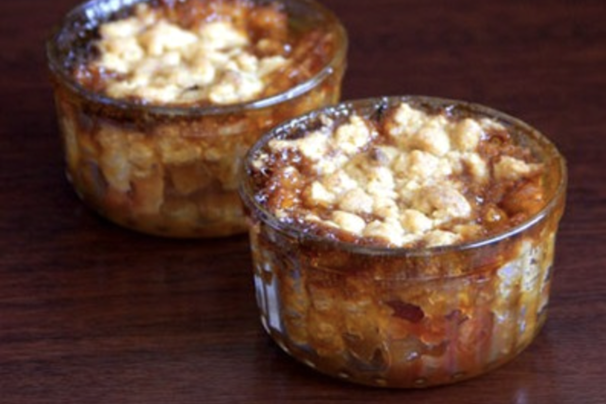Crumble ananas caramélisé pomelos et noix de cajou sans oeufs