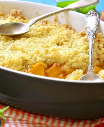 Crumble aux nectarines et aux spéculoos sans oeufs ©Liliya Kandrashevich shutterstock