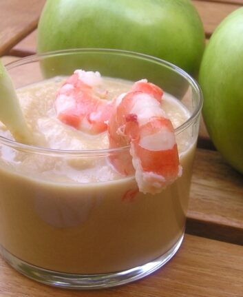 Gaspacho de pommes vertes et crevettes