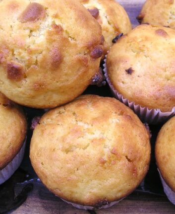 Muffins au chocolat blanc et aux noix de Macadamia