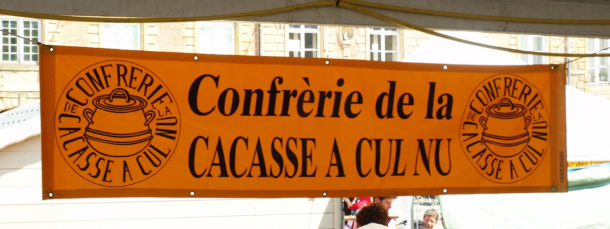 Confrérie de la cacasse à cul nul ©Par François GOGLINS - wikimedia CC BY-SA 4.0