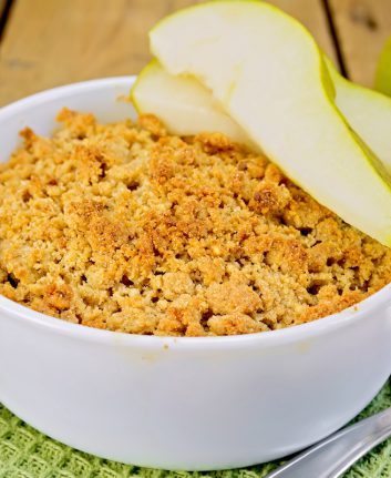 Crumble aux poires ©kostrez shutterstock