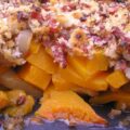 Crumble gratiné de butternut, poires et bacon
