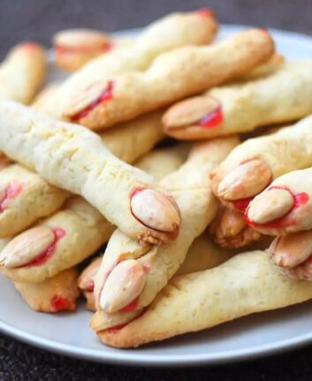 Doigts de sorcières © Tatyana Aksenova shutterstock