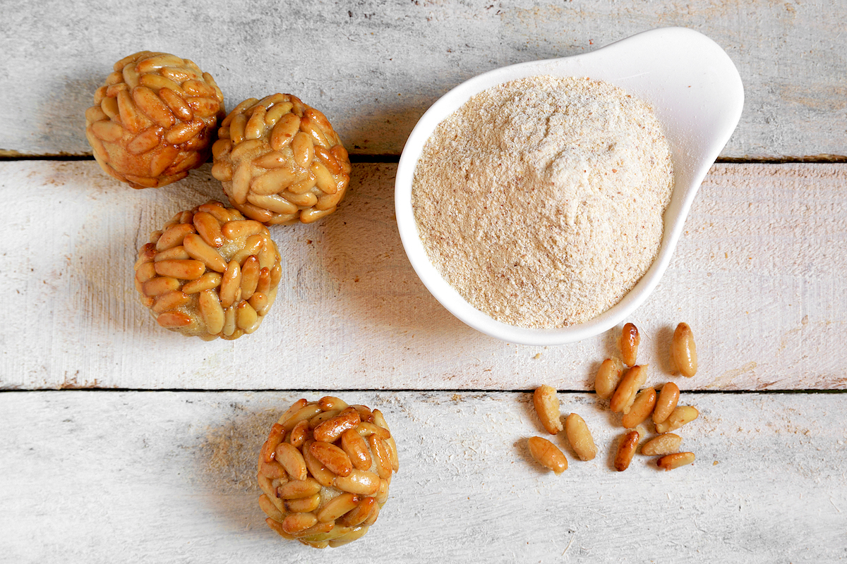 Panellets ©Juan Ci shutterstock