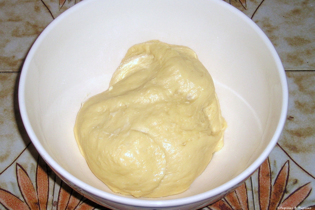 Pâton dans le saladier