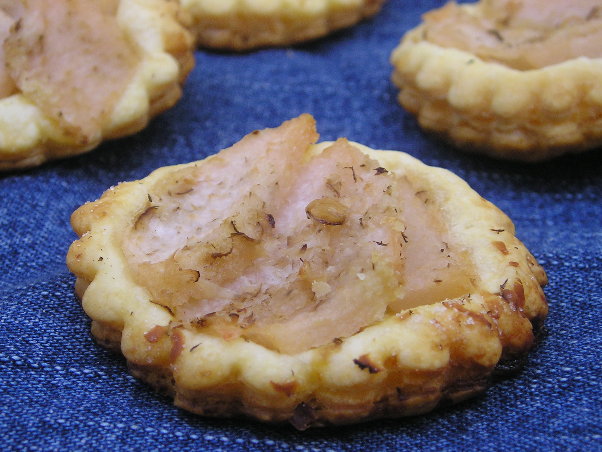 Petits feuilletés aux poires et fève Tonka