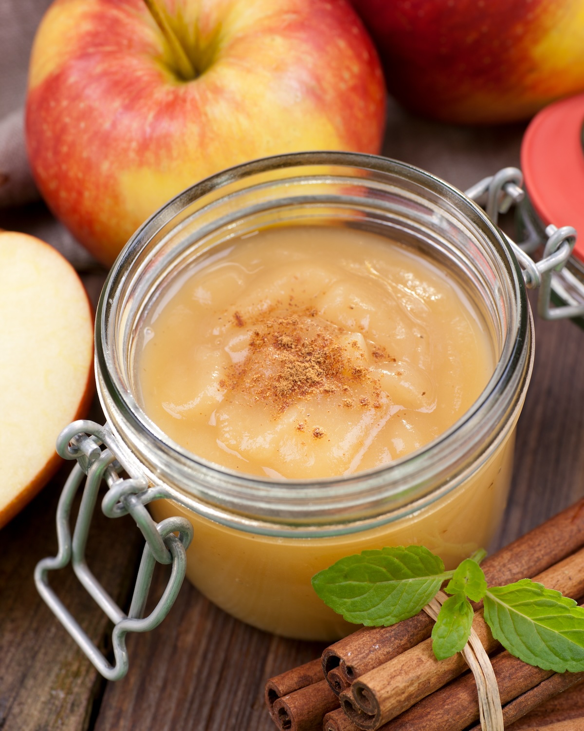 Compote pommes cannelle ©De Christian Jung shutterstock