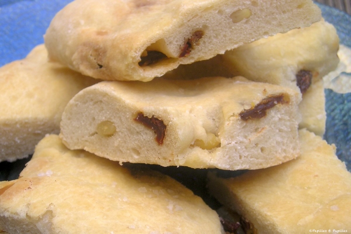 Fougasse aux tomates confites et pignons de pin