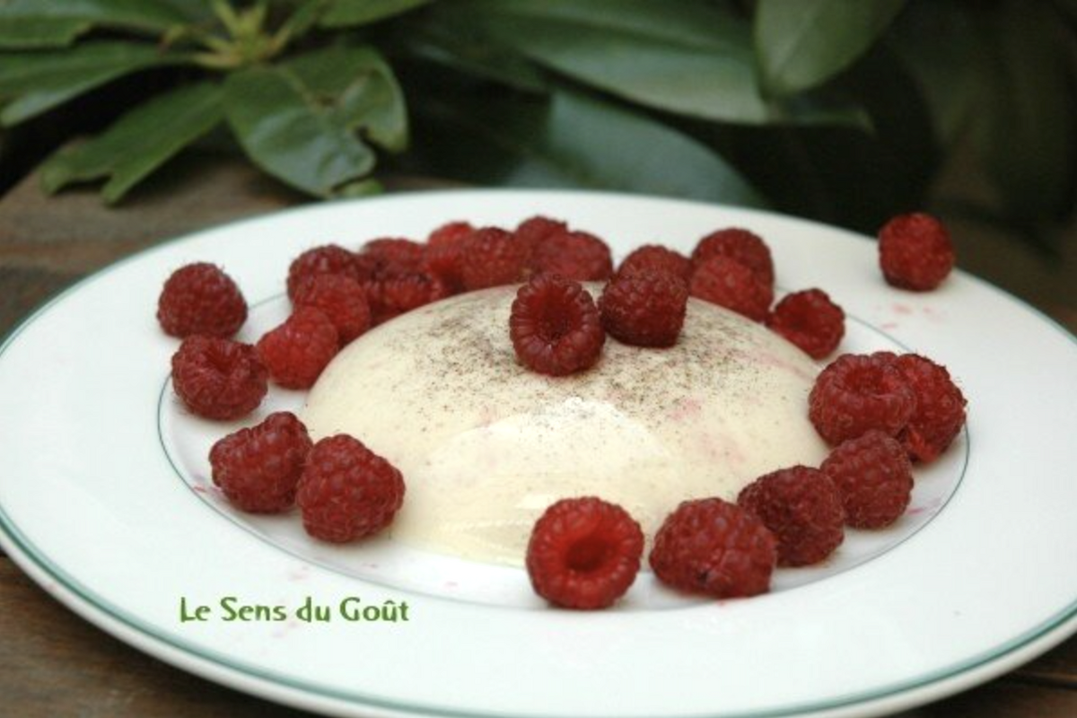 Panacotta vanille framboises sans oeufs sans gluten