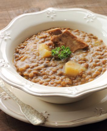 Palette de porc aux lentilles ©Mariontxa shutterstock