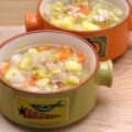Soupe paysanne aux morceaux de légumes et lardons