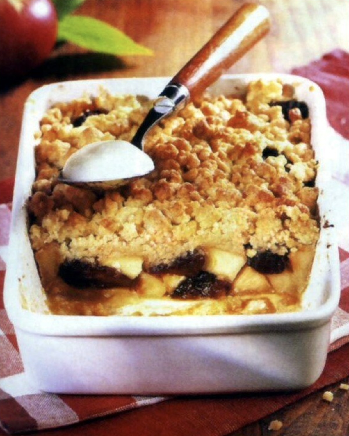 Crumble aux pommes et aux pruneaux sans oeufs