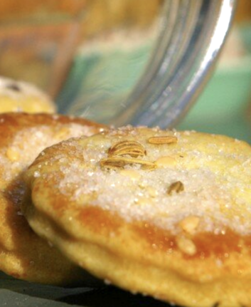 Biscuits à l'huile d'olive, fenouil et sésame, zeste d'orange sans oeufs
