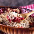 Crumble aux fruits rouges © Julia Lototskaya shutterstock