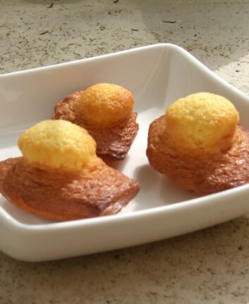 Madeleines (à bosses) au miel et à l'ananas confit
