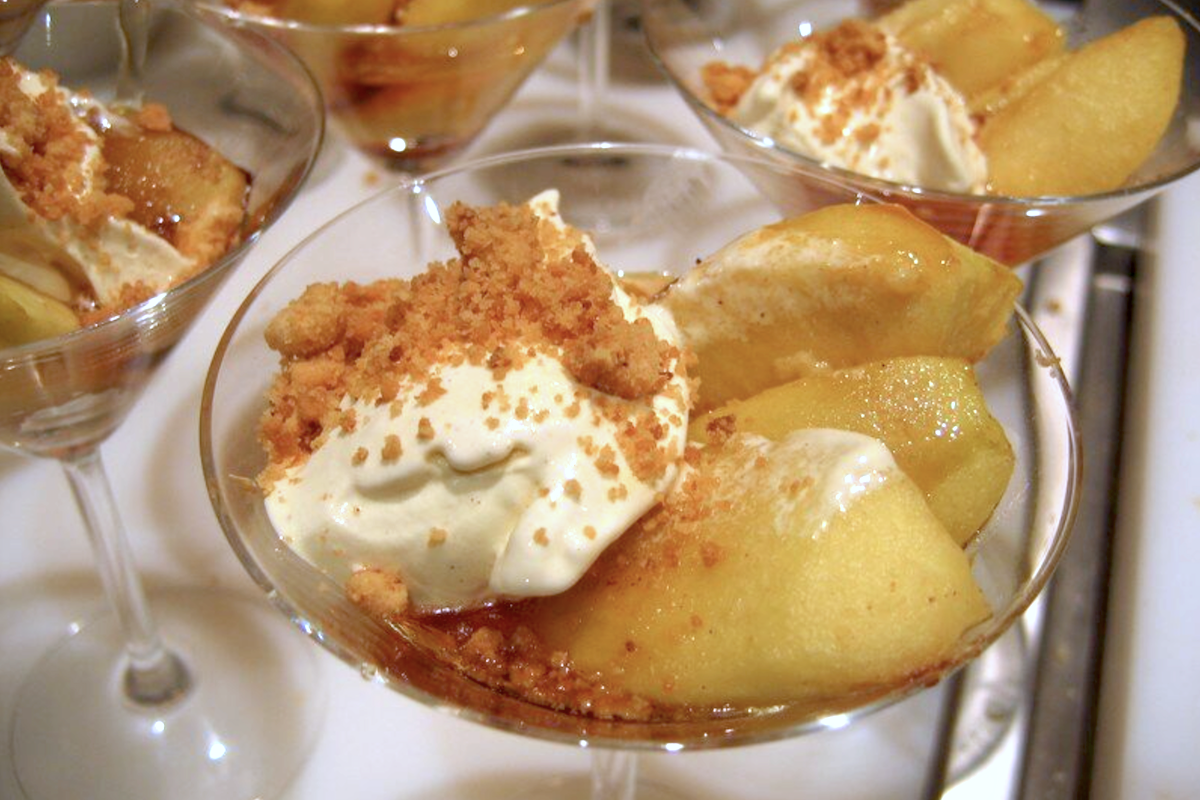Pommes en crumble au caramel de cidre sans oeufs