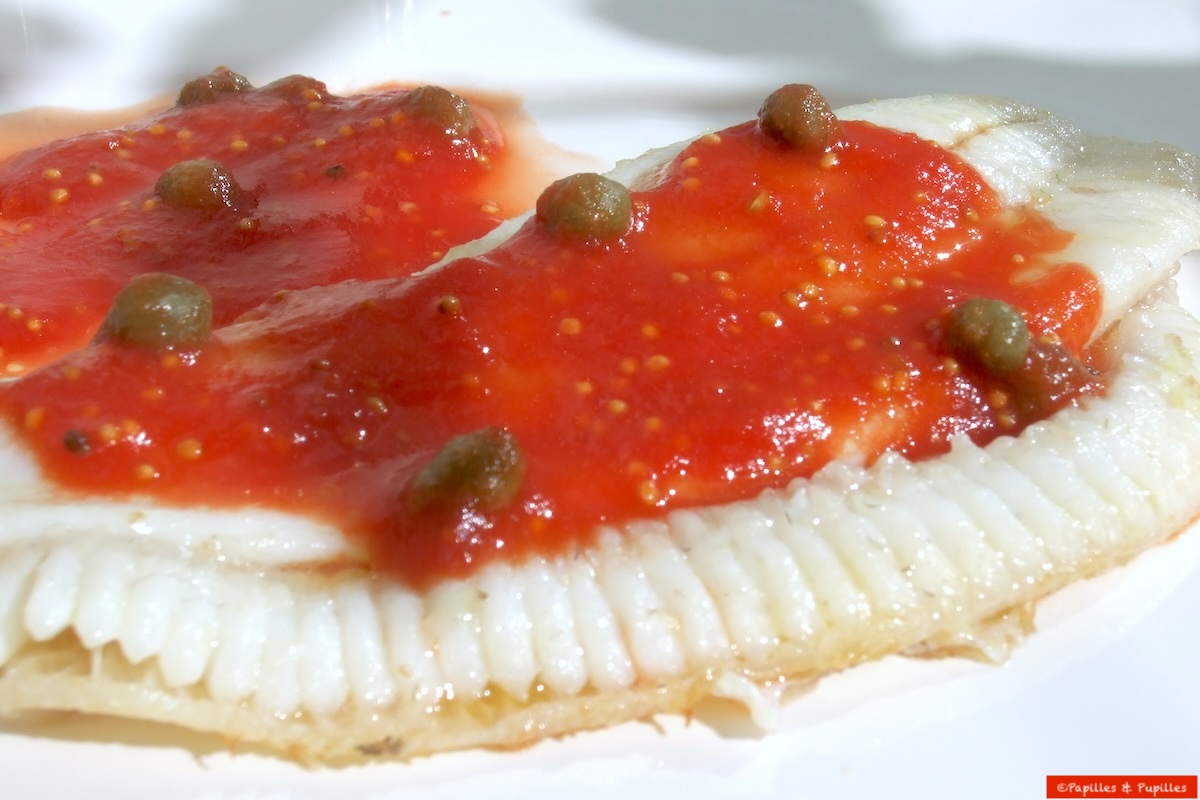 Barbue sauce tomate, câpres et moutarde