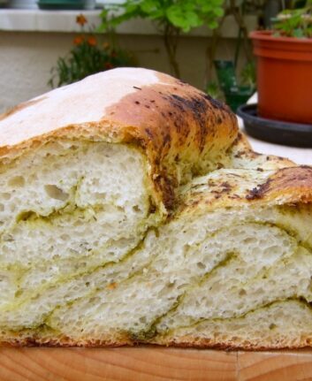 Pain au pesto