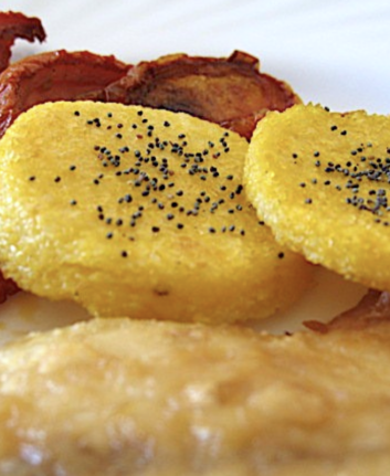 Galettes de polenta à la vanille et pavot bleu